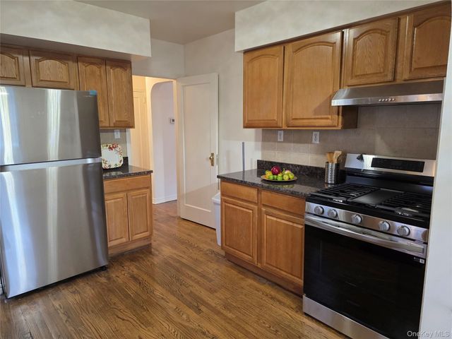 57-35 Parsons Boulevard House, Fresh Meadows, NY 11365