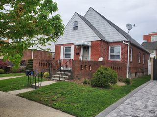 57-35 Parsons Boulevard House, Fresh Meadows, NY 11365