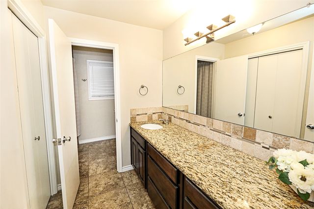 1403 Hulme Street, Bowie, TX 76230