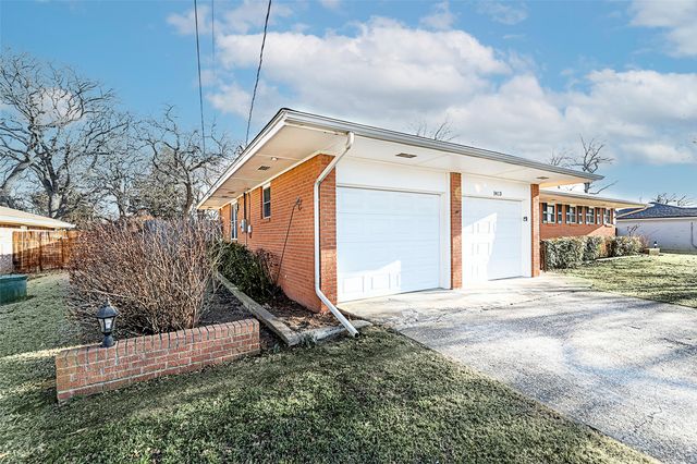 1403 Hulme Street, Bowie, TX 76230