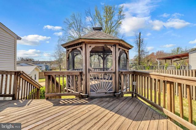 9807 LOCUST AVE, Lanham, MD 20706