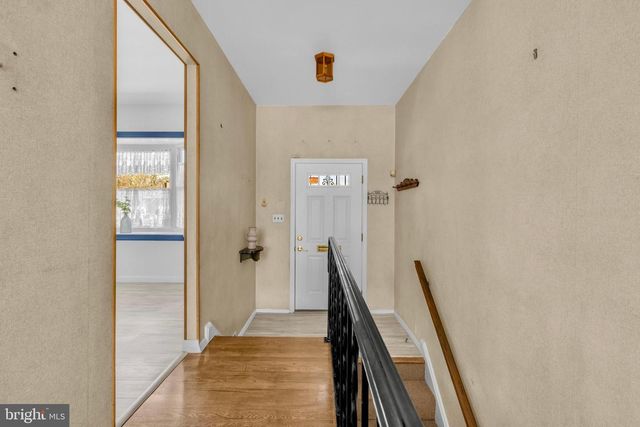 9807 LOCUST AVE, Lanham, MD 20706