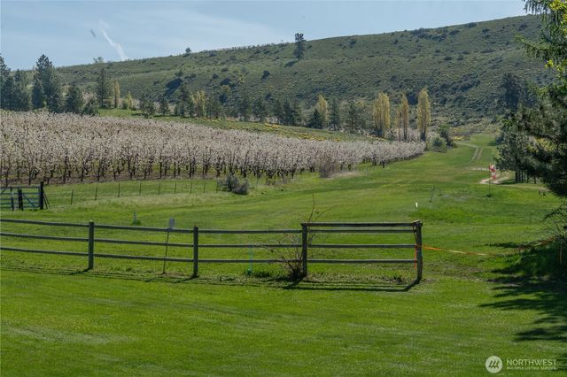 712 Moonlit Lane, Wenatchee, WA 98801