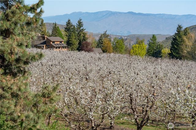 712 Moonlit Lane, Wenatchee, WA 98801