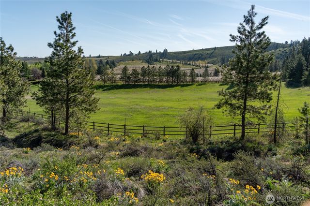 712 Moonlit Lane, Wenatchee, WA 98801