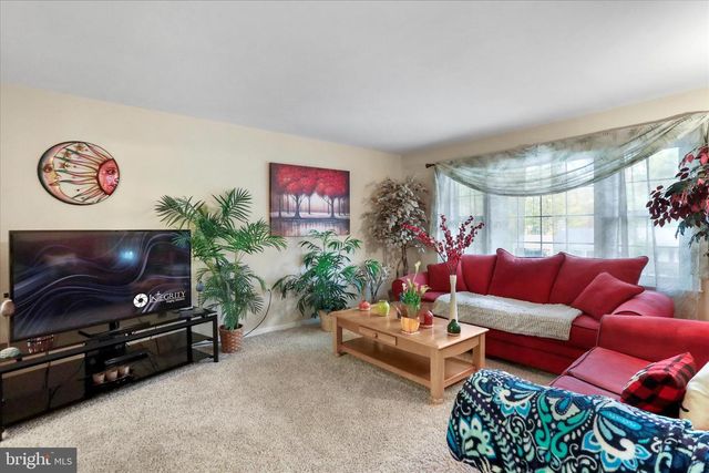 12075 WILLOWOOD DR, Woodbridge, VA 22192