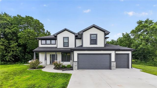 20194 207th Street, Tonganoxie, KS 66086