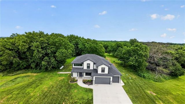 20194 207th Street, Tonganoxie, KS 66086