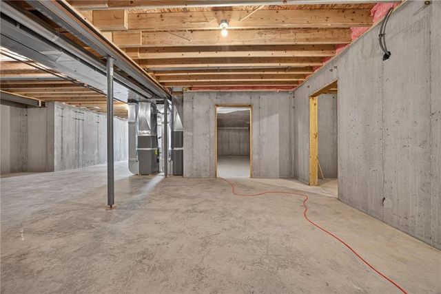 20194 207th Street, Tonganoxie, KS 66086