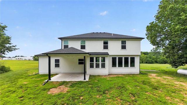 20194 207th Street, Tonganoxie, KS 66086