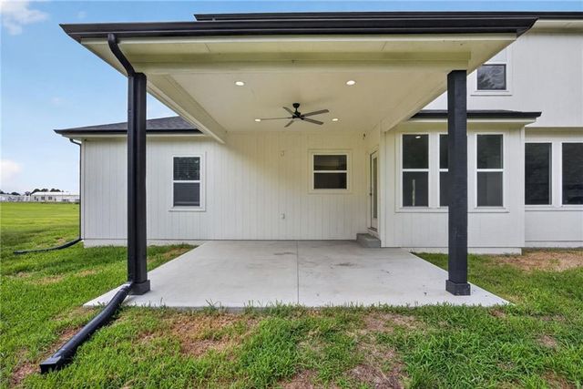 20194 207th Street, Tonganoxie, KS 66086