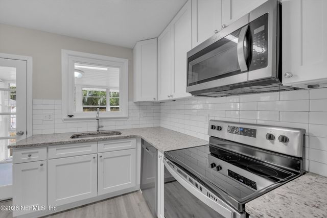 1641 CHARON Road, Jacksonville, FL 32205