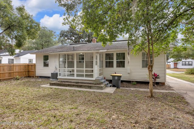 1641 CHARON Road, Jacksonville, FL 32205