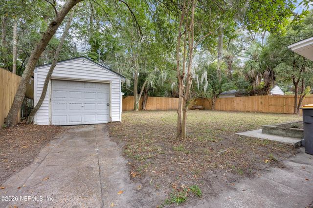 1641 CHARON Road, Jacksonville, FL 32205