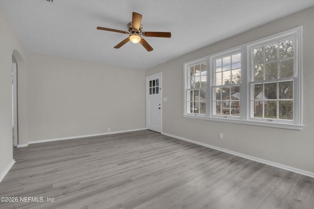 1641 CHARON Road, Jacksonville, FL 32205