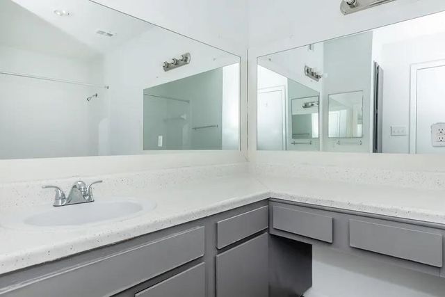 4400 Memorial Drive 28-1193, Houston, TX 77007