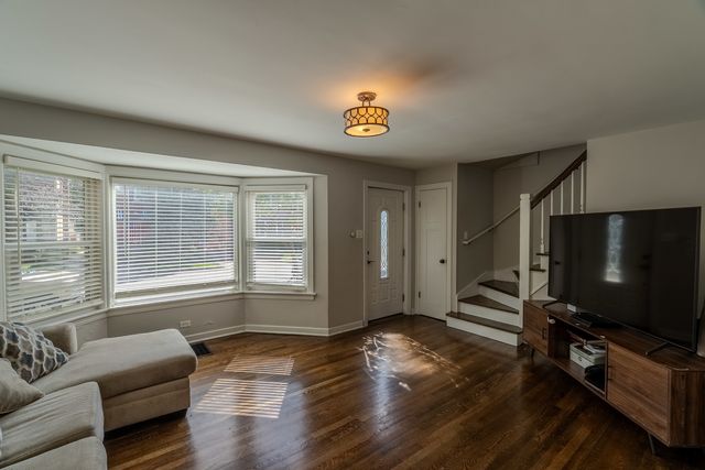 4210 Maple Avenue, Brookfield, IL 60513