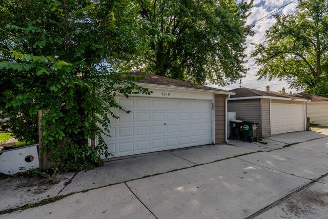 4210 Maple Avenue, Brookfield, IL 60513