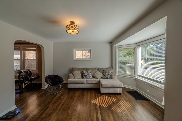4210 Maple Avenue, Brookfield, IL 60513