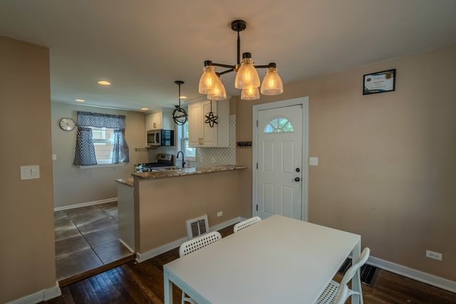 4210 Maple Avenue, Brookfield, IL 60513