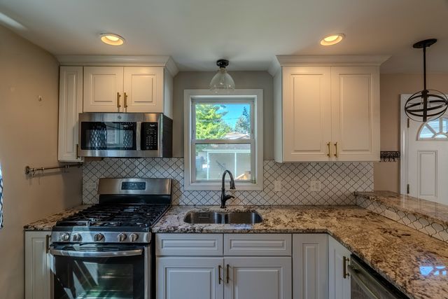 4210 Maple Avenue, Brookfield, IL 60513