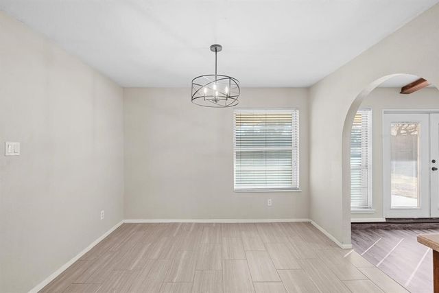 2001 San Jacinto Drive, Arlington, TX 76012