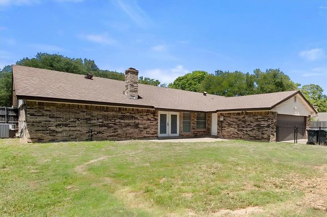 2001 San Jacinto Drive, Arlington, TX 76012