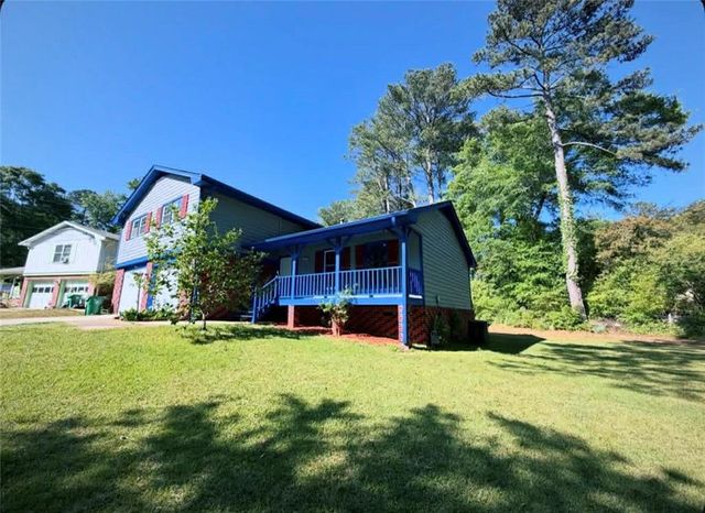 500 Rue De Chateau, Stone Mountain, GA 30083