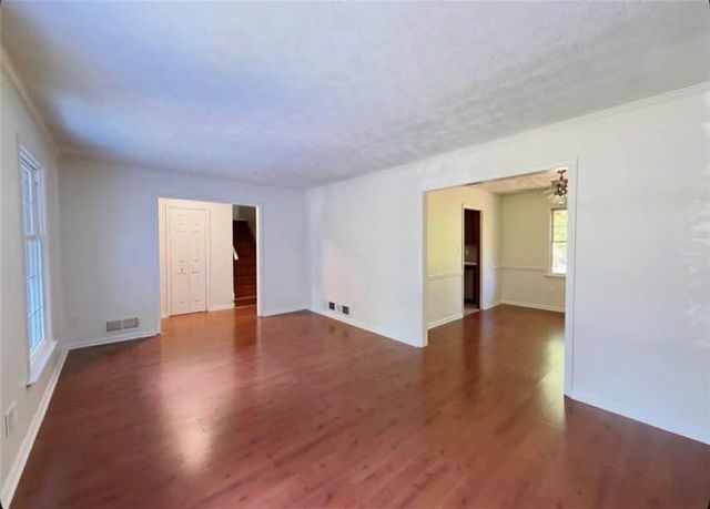 500 Rue De Chateau, Stone Mountain, GA 30083