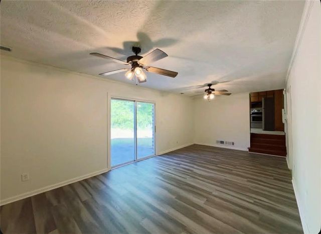 500 Rue De Chateau, Stone Mountain, GA 30083