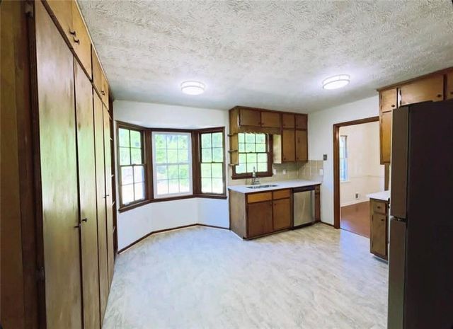 500 Rue De Chateau, Stone Mountain, GA 30083