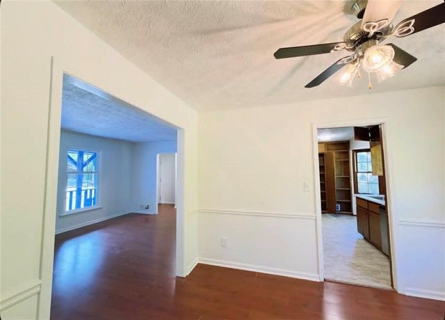 500 Rue De Chateau, Stone Mountain, GA 30083