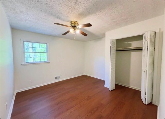 500 Rue De Chateau, Stone Mountain, GA 30083