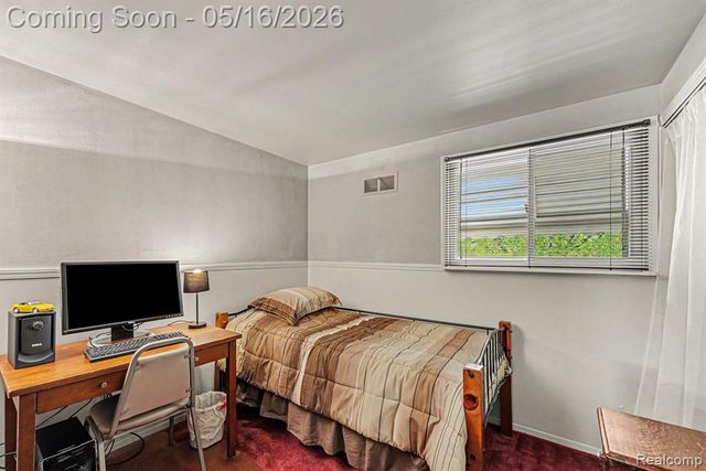 5211 Newberry Street, Wayne, MI 48184
