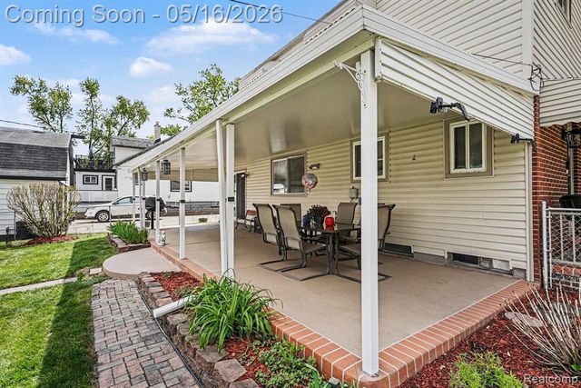 5211 Newberry Street, Wayne, MI 48184