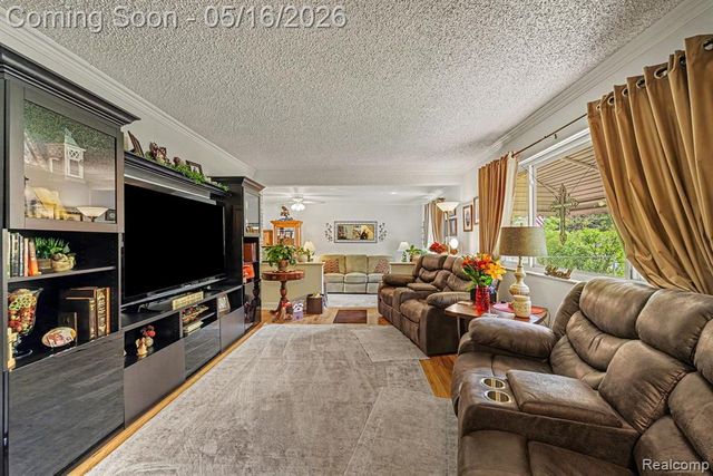 5211 Newberry Street, Wayne, MI 48184