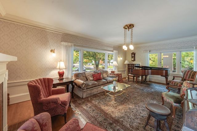 1863 Vallejo Way, Sacramento, CA 95818