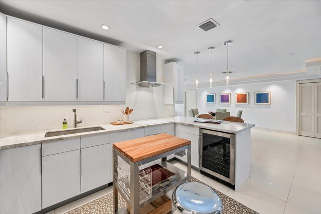 2275 S Ocean Boulevard 307n & C10n, Palm Beach, FL 33480