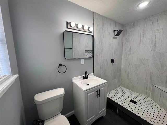 4825 NW Hoover Ave, Lawton, OK 73505