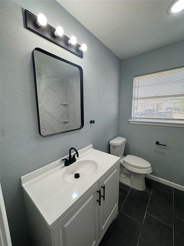 4825 NW Hoover Ave, Lawton, OK 73505