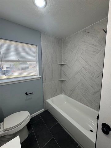 4825 NW Hoover Ave, Lawton, OK 73505