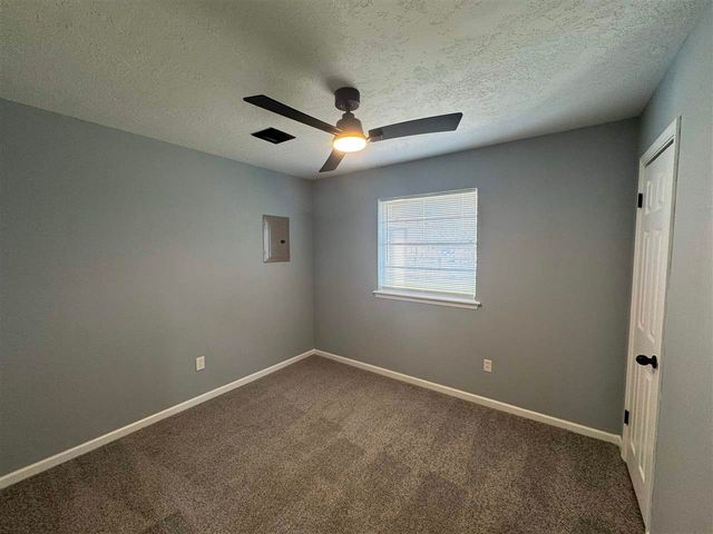 4825 NW Hoover Ave, Lawton, OK 73505