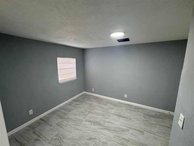 4825 NW Hoover Ave, Lawton, OK 73505