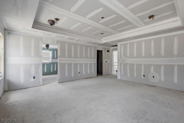 6 Spring Ct, Lopatcong Twp., NJ 08865