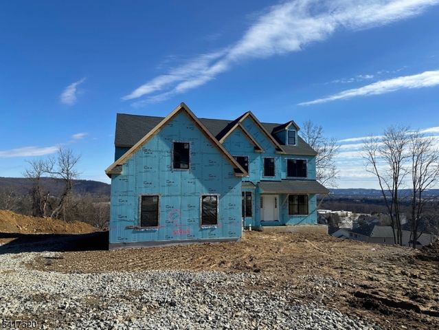 6 Spring Ct, Lopatcong Twp., NJ 08865