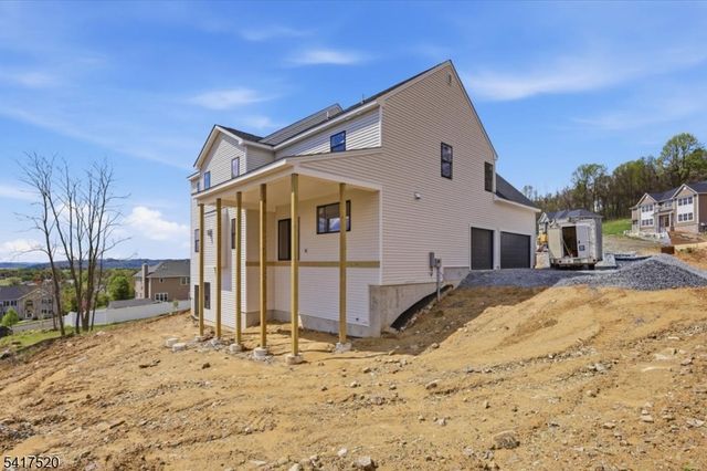 6 Spring Ct, Lopatcong Twp., NJ 08865