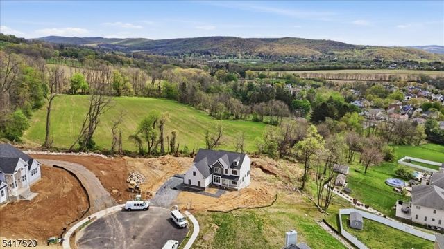 6 Spring Ct, Lopatcong Twp., NJ 08865