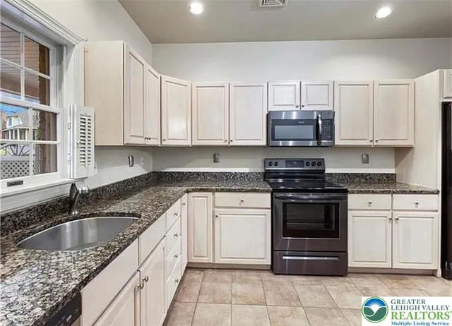 4658 Pinehurst Circle, Upper Saucon Twp, PA 18034