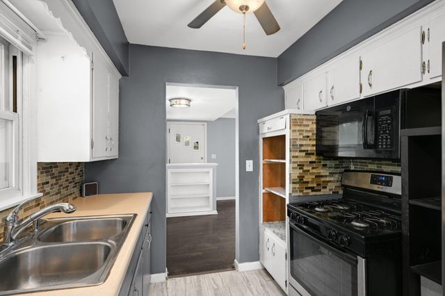 8200 16th Avenue S, Bloomington, MN 55425