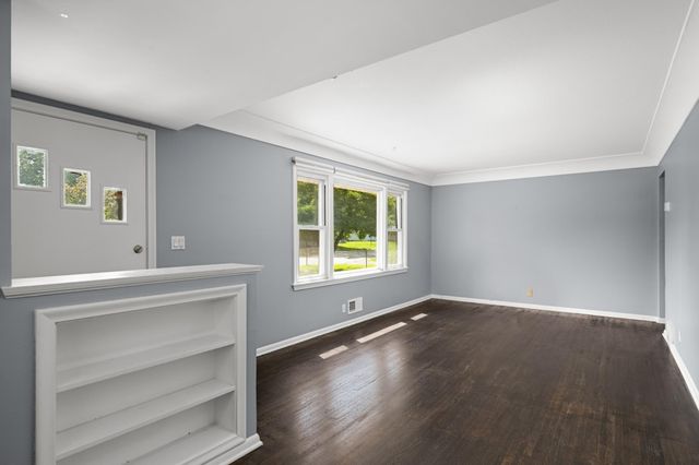 8200 16th Avenue S, Bloomington, MN 55425